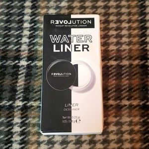 Revolution Water Liner